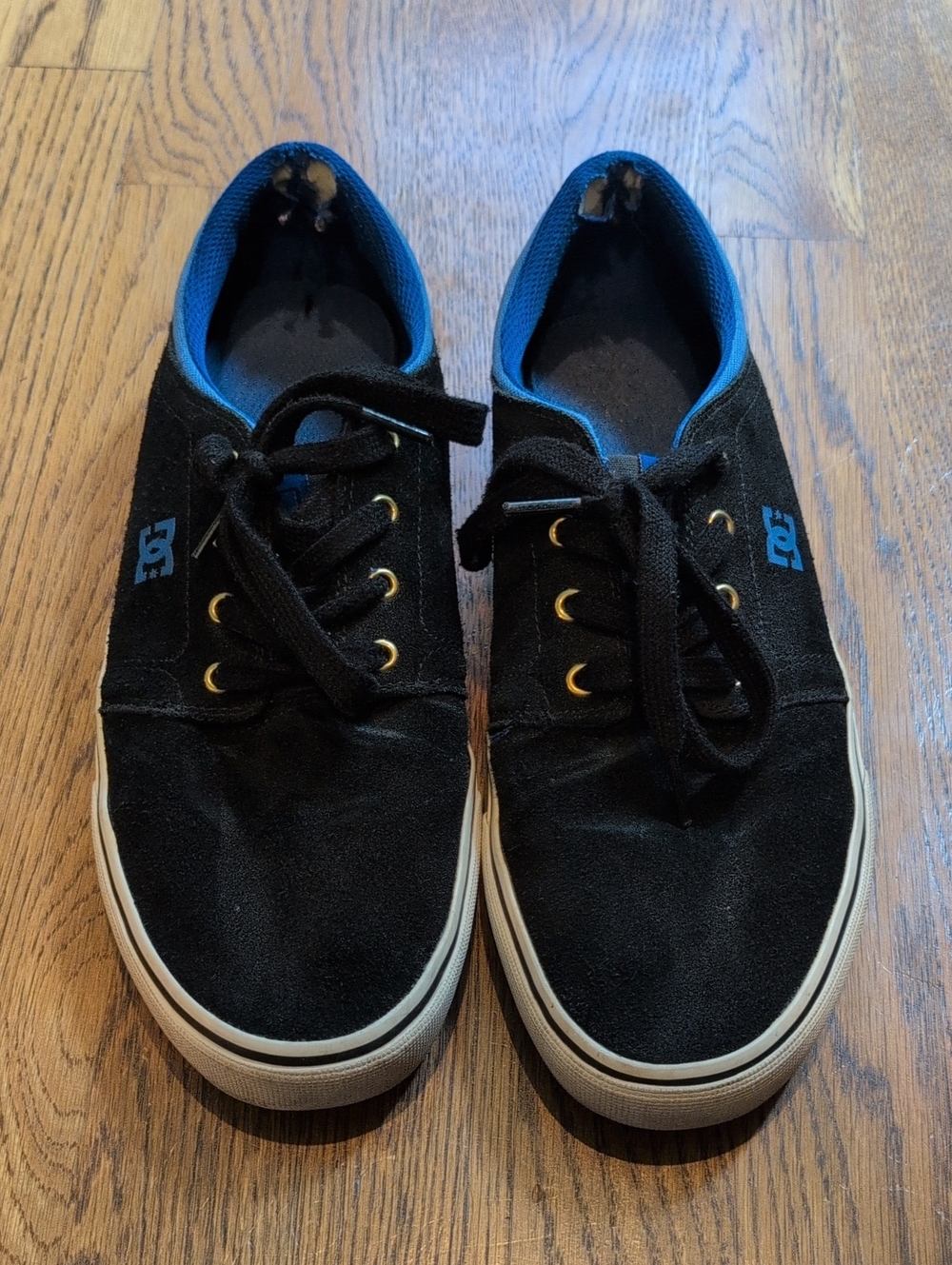 DC Brand Low Top Skate Shoes Black And Blue Men's Size 11